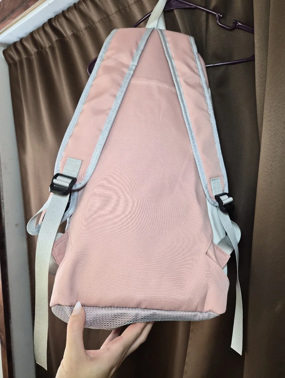 N/A pink gray